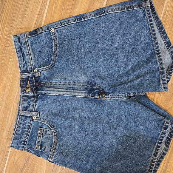 Zara Pants - Zara High Waist mom shorts